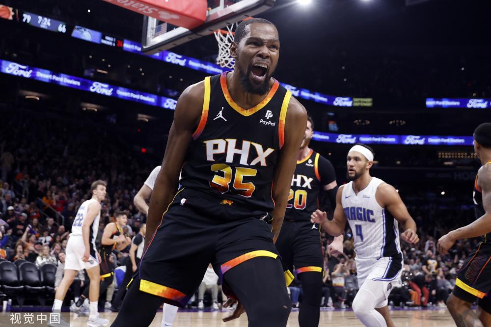 两者之间的 两者之间的