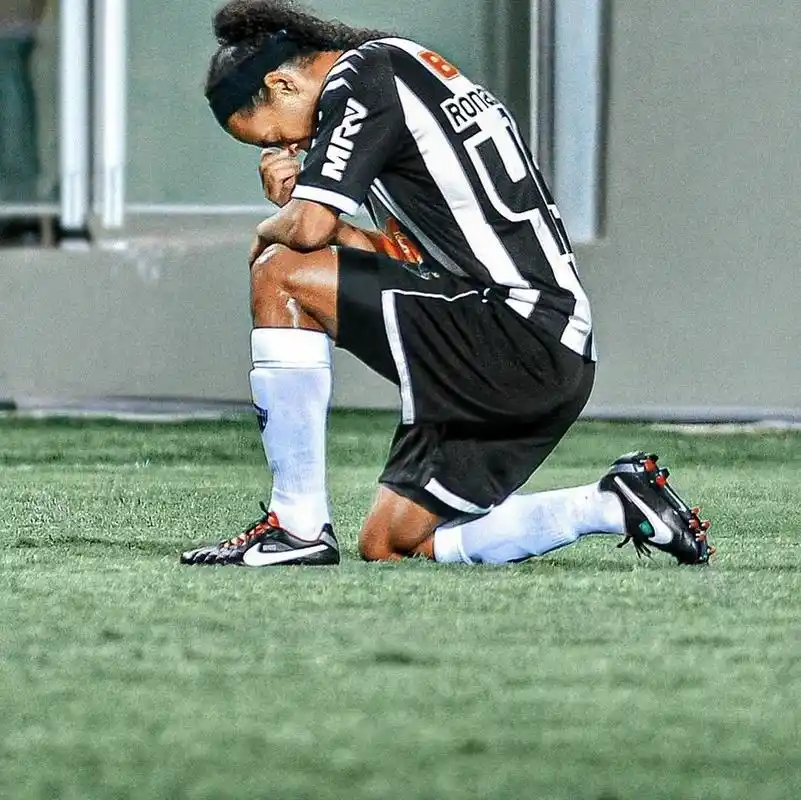 著名记者罗 著名记者罗